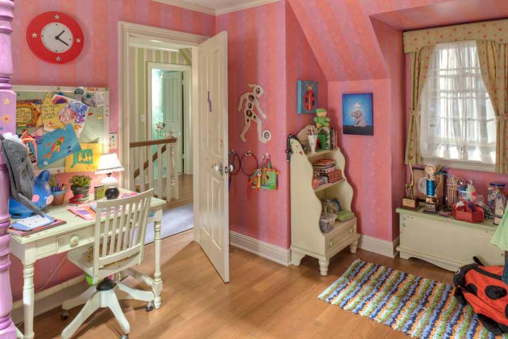 sites/setdecorators/articles/JM_4_BR_corner.jpg