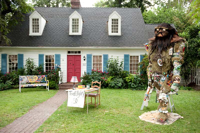sites/setdecorators/articles/JM_9_Bigfoot_day.jpg
