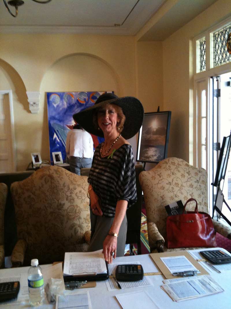 http://www.setdecorators.org/sites/setdecorators/images/Kate_Artauction_original.jpg