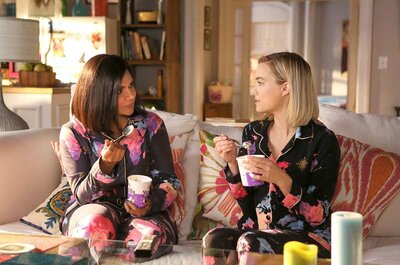 100 Things To Do Before High School Cast Mindy Set Decor Tv Decor Features The Mindy Project