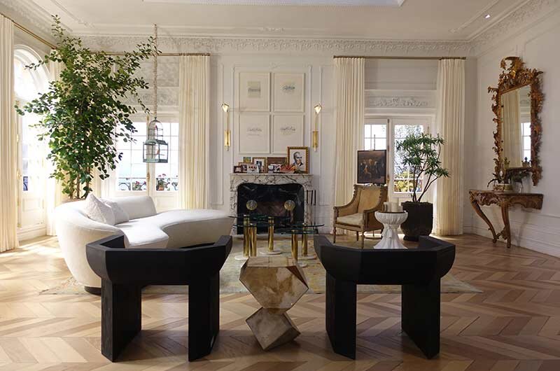 Set Decor / TV Decor Features: The OA