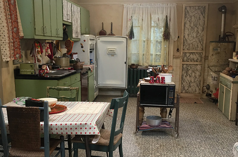 Set Decor / TV Decor Features YOUNG SHELDON