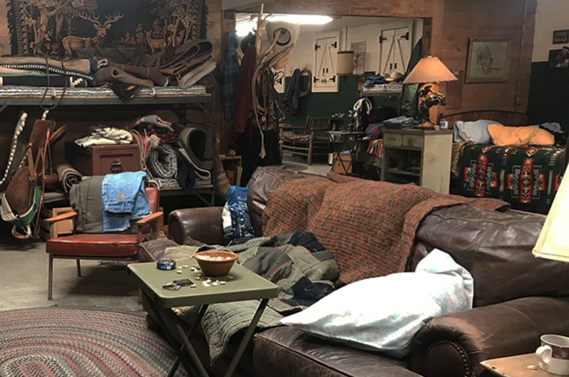 Set Decor / TV Decor Features YELLOWSTONE