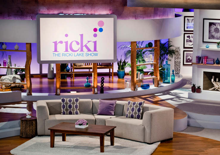 sites/setdecorators/rickisofa.jpg